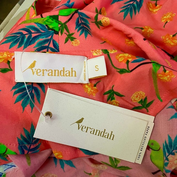 Hand Beaded Kaftan Mini - small
Coral Petite Tropical Parrot Print -NWT - Picture 11 of 12